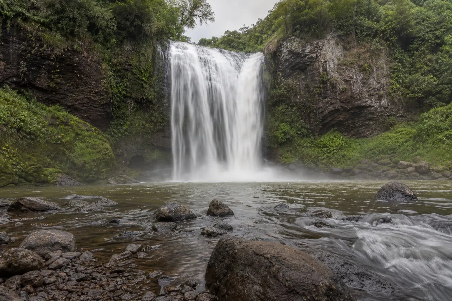 Como fotografar cachoeira com celular sem perder detalhes
